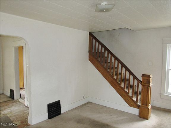 3rd image of 1118 Santee Ave
