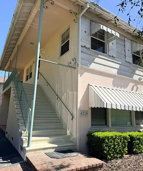 4210 Cahuenga Blvd #3 — Photo 2