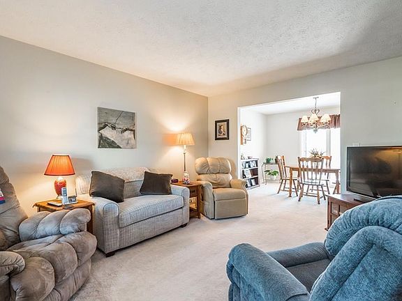 2nd image of 756 Oakdale Dr