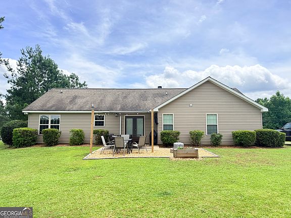 3rd image of 202 Shannon Ct