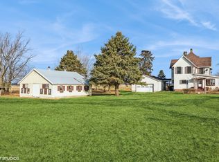 4535 W Prairie Rd, Freeport, IL 61032