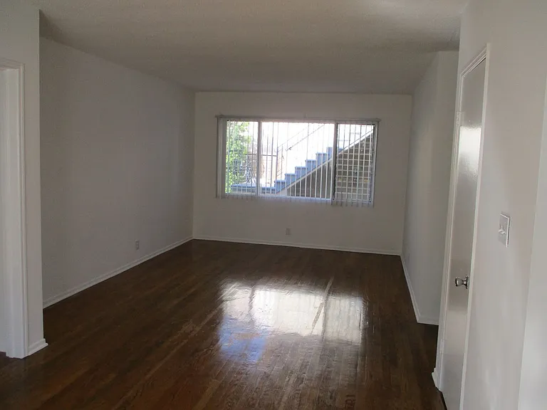 1435 N Fairfax Ave #4 — Photo 8