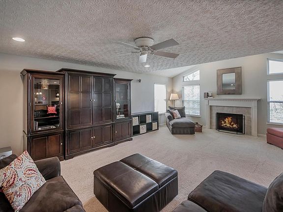 3rd image of 5133 Thornwood Dr