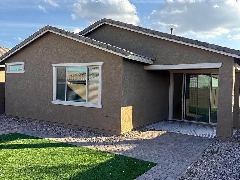 1318 E Irwin Ave — Photo 4