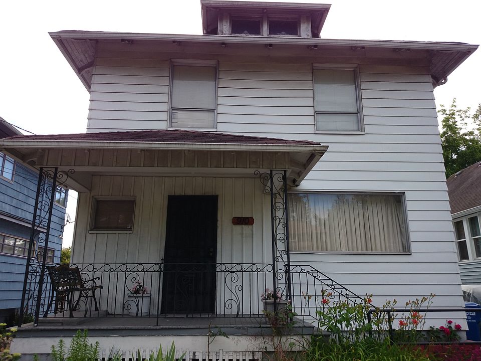 2nd image of 910 19th Ave