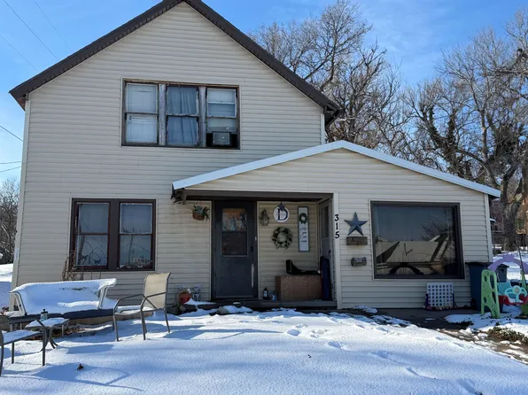 315 Santa Fe St, Larned, KS 67550