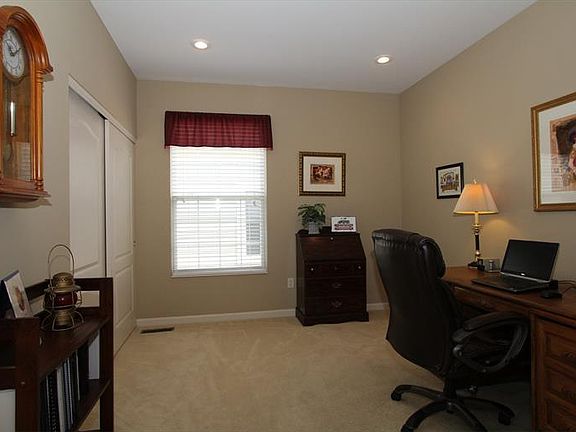 4th image of 6413 Foxtail Ln