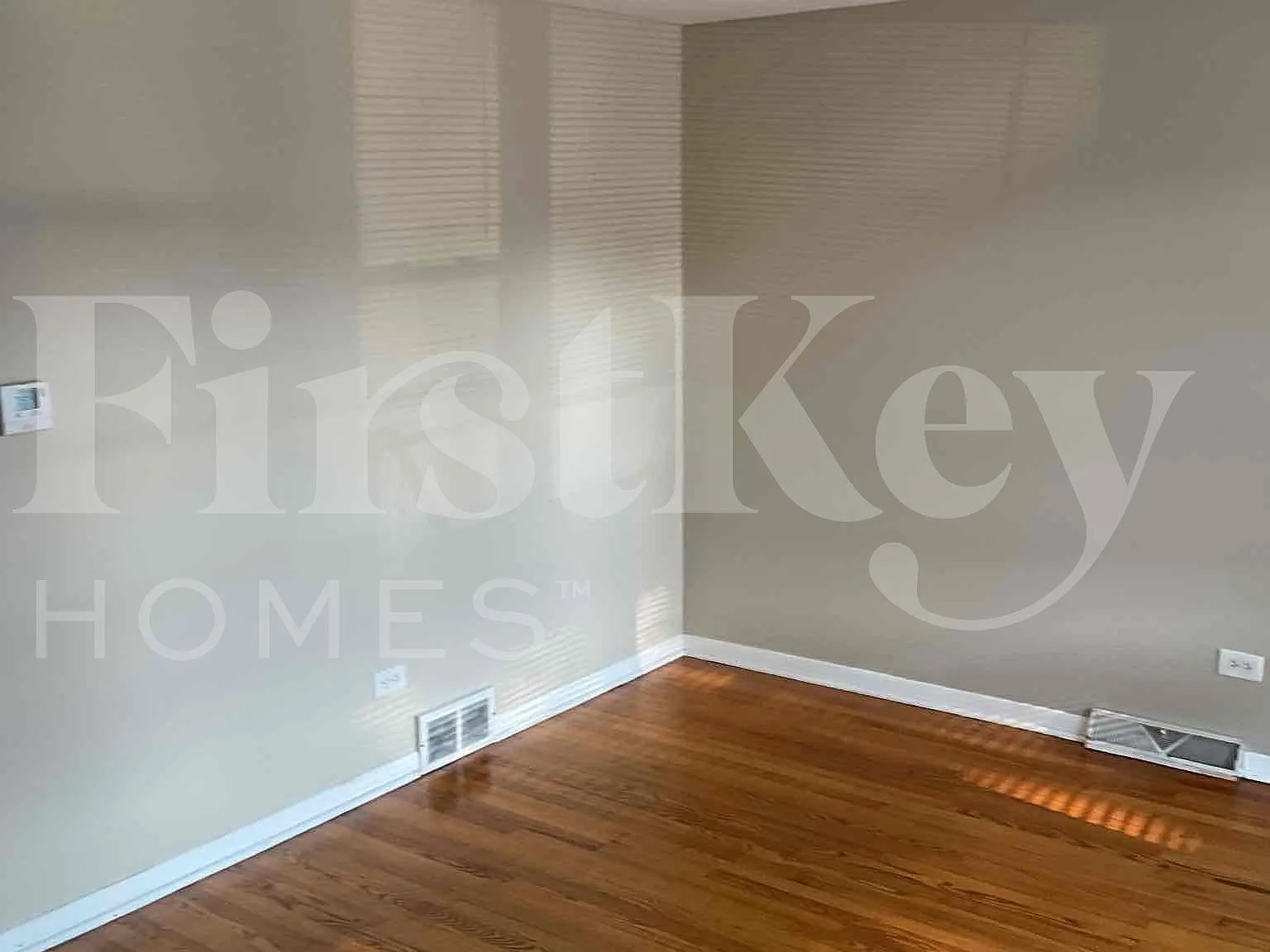3 bed, 2.0 bath, 1060 sqft, $2,270 — Photo 3