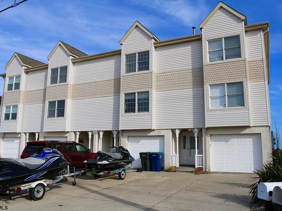 1101 E Shore Dr #D