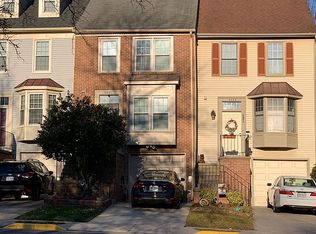 8483 Canyon Oak Dr, Springfield, VA 22153