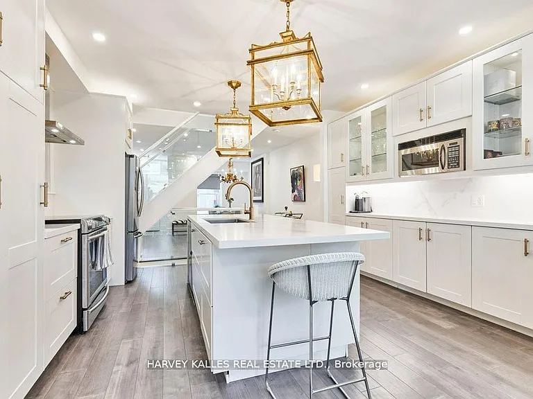 96 Balmoral Ave — Photo 7