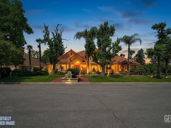 10111 N Spanish Bay Dr, Fresno, CA 93720