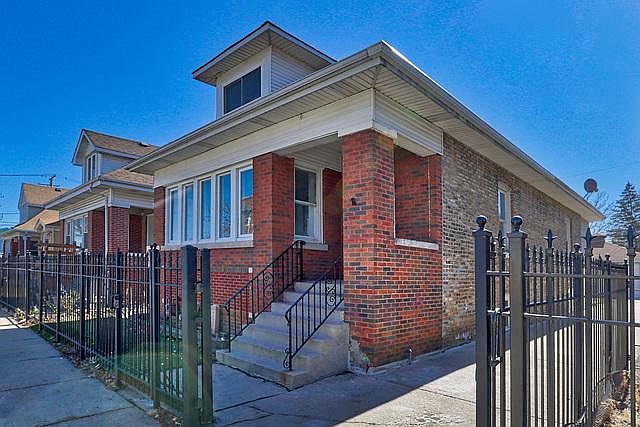1st image of 4827 W Saint Paul Ave