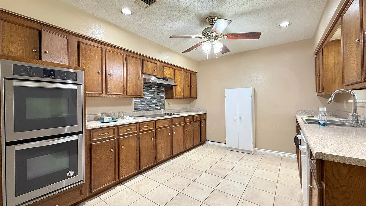 3 bed, 2.0 bath, 1495 sqft, $2,095 — Photo 4