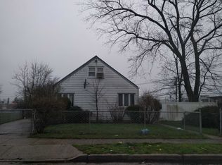 10 Rose Ave, Hempstead, NY 11550