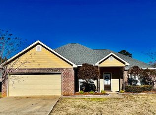 68 Stone Ridge Rd, Starkville, MS 39759