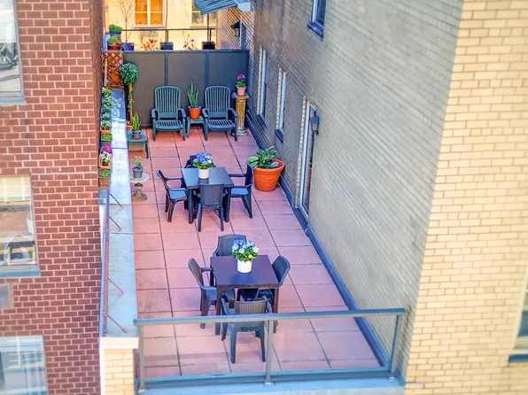 415 East 52nd Street image 17 of 22