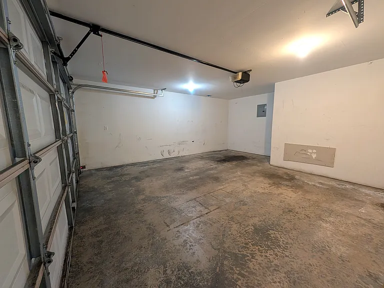 Rowan Grove Apts — Photo 37