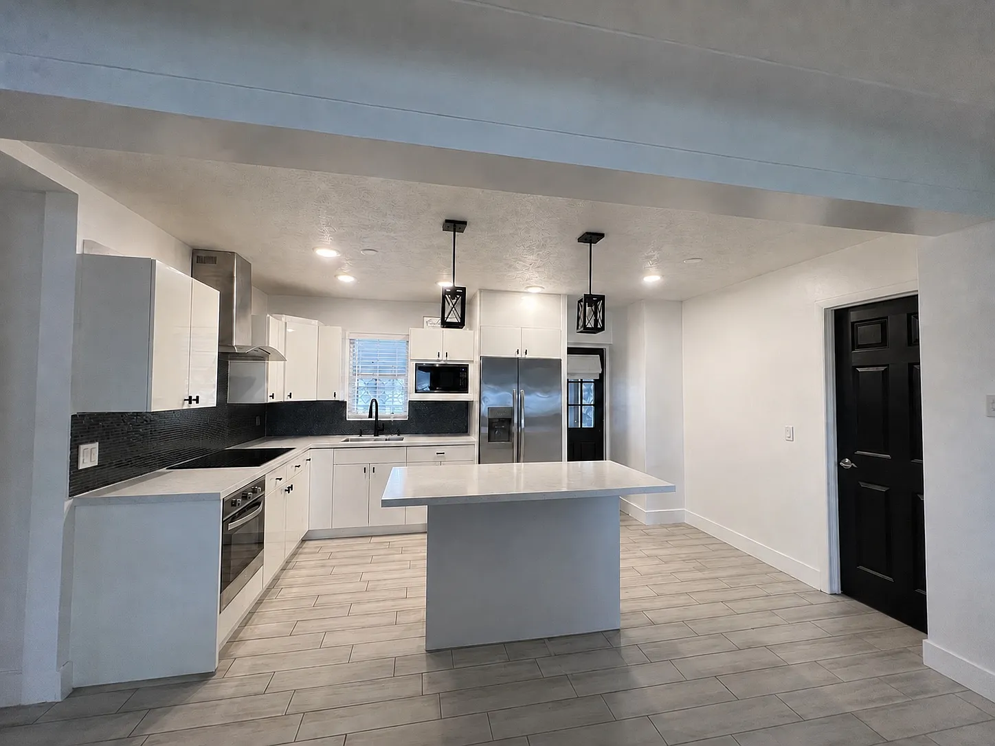 3760 Sebring Pkwy — Photo 3
