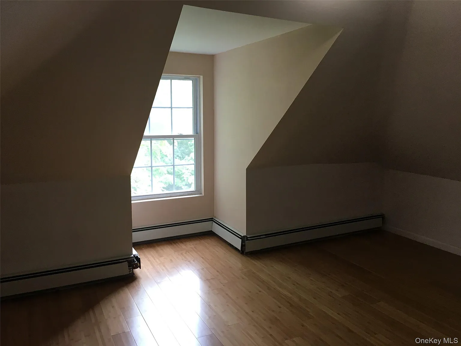 1 bed, 1.5 bath, 1400 sqft, $2,400 — Photo 4