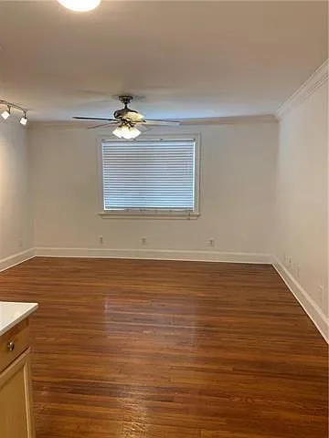 2 bed, 1.0 bath, 900 sqft, $1,425 — Photo 2