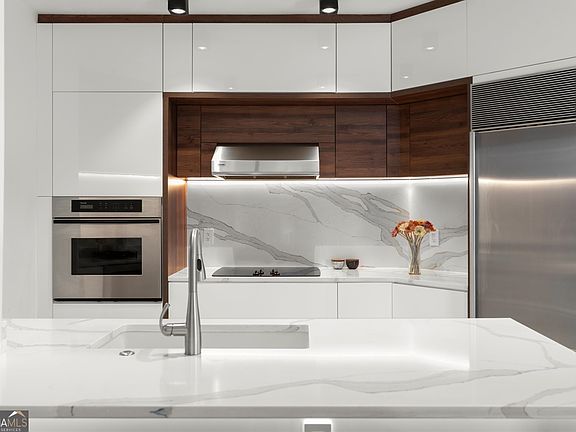 3rd image of 2828 Peachtree Rd NE APT 701