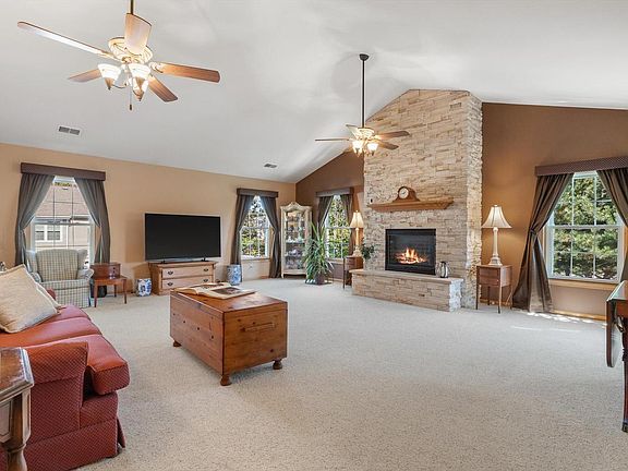 2nd image of 1122 N Sunnyslope DRIVE #203