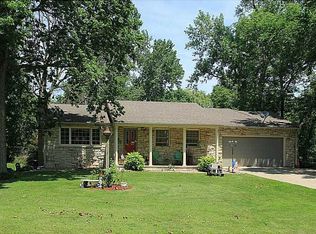 1038 Rolling Glen Dr, Marion, IA 52302