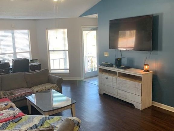 2nd image of 53 Lexington Cir