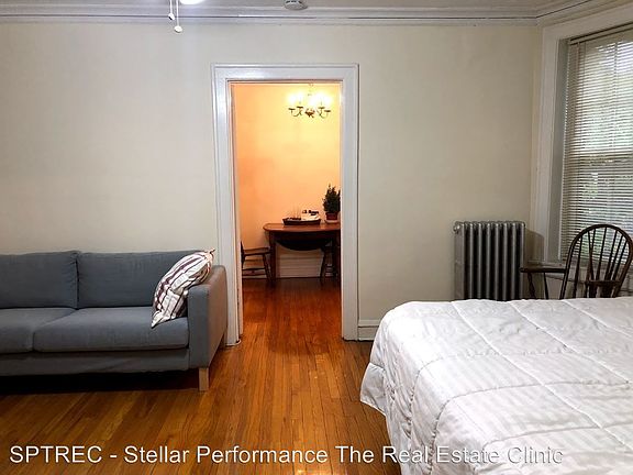 4th image of 326 S Maple Ave APT 1C