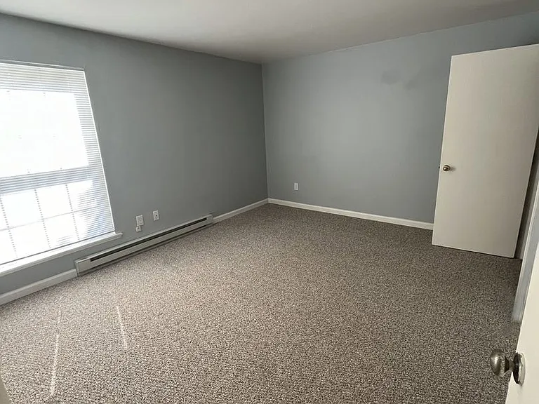 University Park Apartments near Cornell University — Photo 65