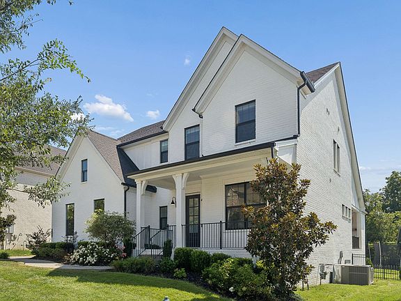 3rd image of 2049 Belsford Dr