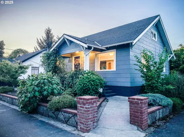 1035 NE Killingsworth St, Portland, OR 97211