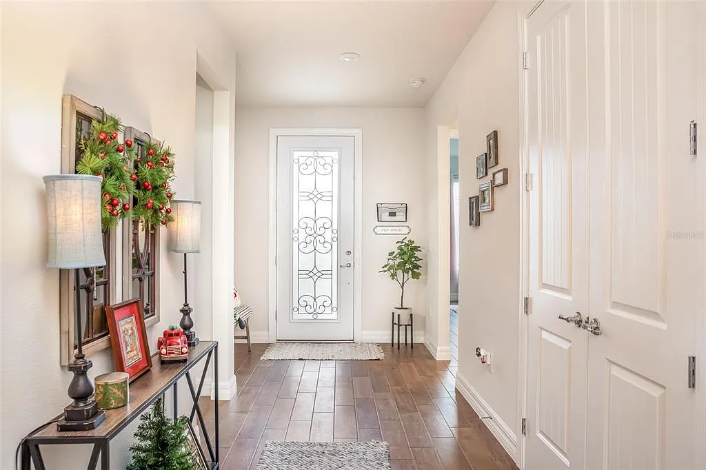 3 bed, 2.0 bath, 2000 sqft, $2,795 — Photo 3