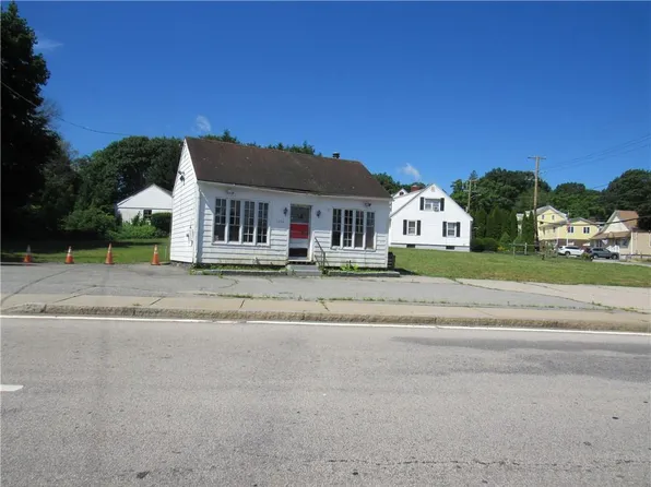 1296 Atwood Ave, Johnston, RI 02919