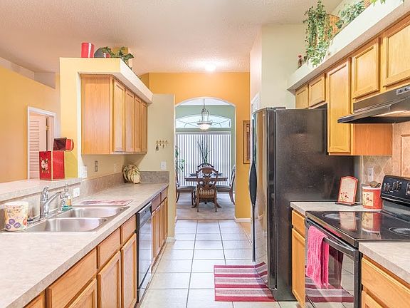 5th image of 2101 Willesdon Dr E