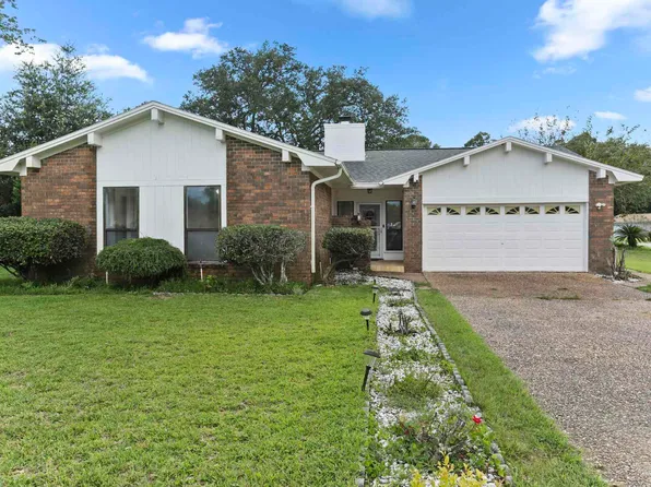 201 Camelford Pl, Pensacola, FL 32506