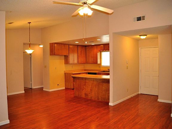 2nd image of 3721 Almeria Dr