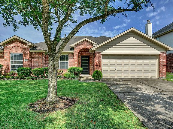 2nd image of 104 Colony Creek Ct