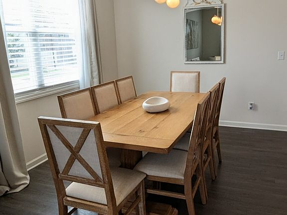 5th image of 13 Jocelyn Dr