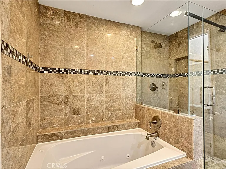 6560 E Camino Vis — Photo 22