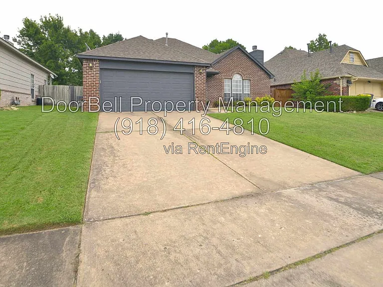 11621 S Mulberry Ln — Photo 2