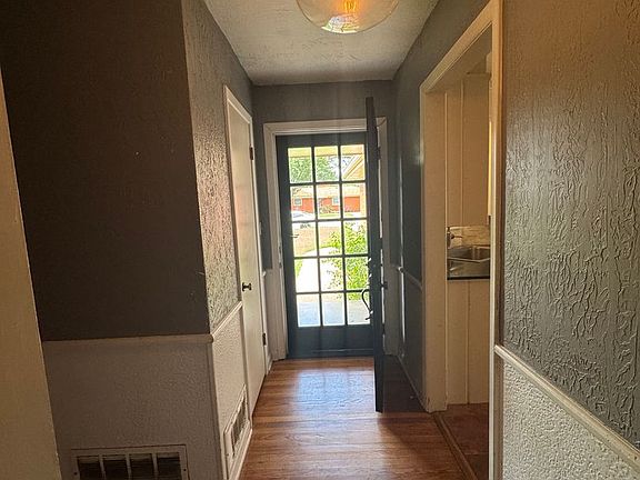 4th image of 4304 Omaha Ave
