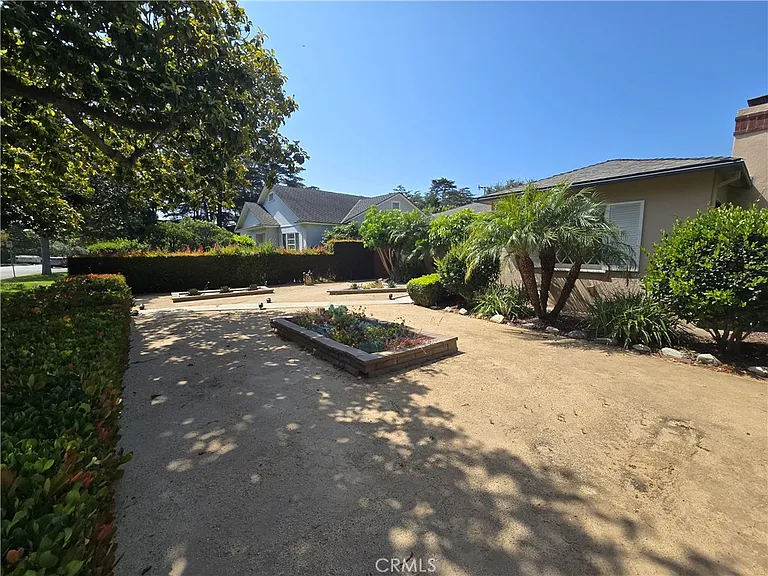 240 Euclid St — Photo 4