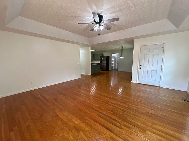 671 Circle Dr — Photo 4