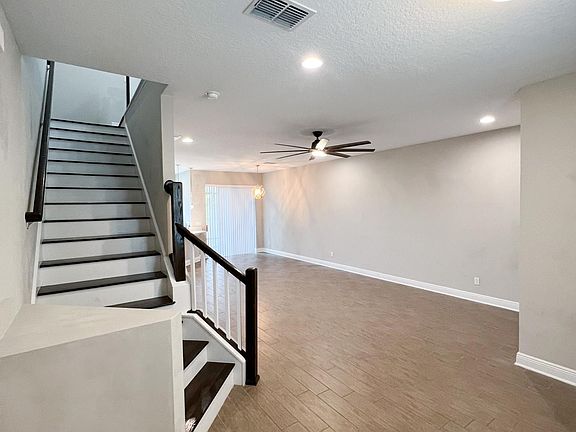 5th image of 1643 Eagle Creek Dr