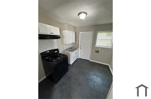 1825 Castalia St Photo 1