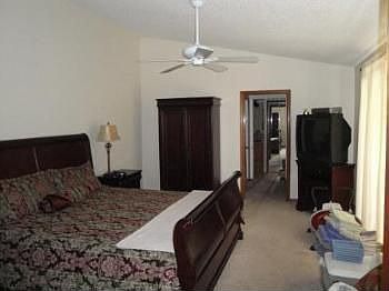 5th image of 303 SE Castle Ct