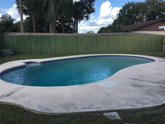 3rd image of 1110 Galahad Dr
