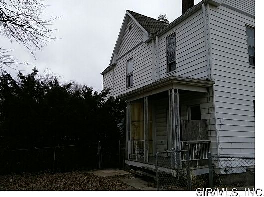 5th image of 118 W Pennsylvania St